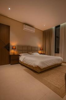 شقة غرفتين وصالة أنيقة بأثاث فندقي - 4