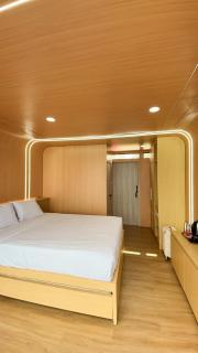 The Lakebox Menjer by Travelink - 2