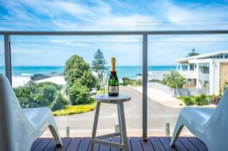 The Point Beach House Middleton - No Linen Included - 0