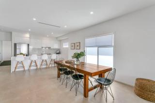 52 Morrison Ave - Luxury - Wi-Fi - No Linen Included - 7