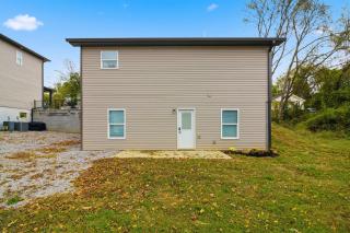 Bright and Cozy 4BR Home Away from Home - 7