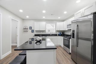 Bright and Cozy 4BR Home Away from Home - 1