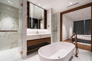Charming Stay in Bustling Saigon by V Living - 1