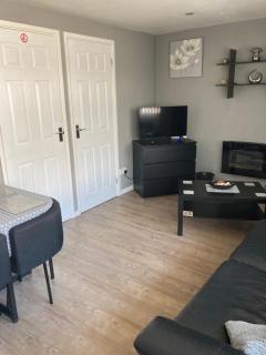 Ground Floor Hillview 2 bedroom Apartment - 8