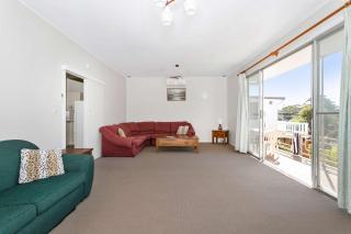 So Close to the Beach - 450m to Mollymook surf - 7