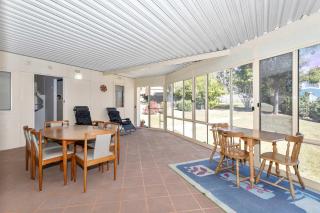 So Close to the Beach - 450m to Mollymook surf - 5