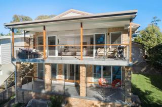 Lakeside - relaxed 3 BR waterfront retreat - 8