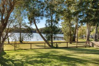 Lakeside - relaxed 3 BR waterfront retreat - 6
