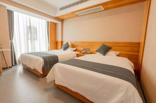Shan Tao Inn -山韬客栈- Good location-English reception-Ticket service-Tourism planing-coffee-Laundry-kung fu Tea-Drone gopro rental - 6