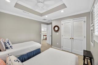 BH08: 8 Bufflehead - 4