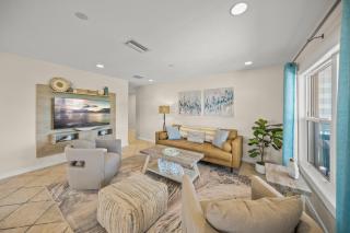 On Turtle Time - Beautifully Updated wHeated Pool Covered Porches Beach Gear Walk to Beach - 1