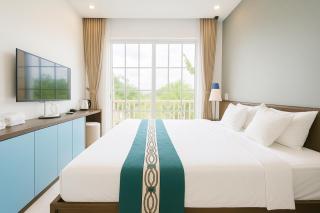 Modern 3BR Villa , Poolside, 4min Shuttle to Beach - 5