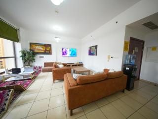 Happyland JBR Dubai Hostel - 4