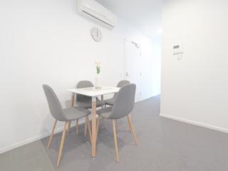 Brightly 1br Apt With Pool Gym In Footscary - 3