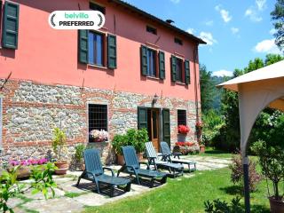 Tuscan Farmhouse in Castiglione di Garfagnana with Garden - 9