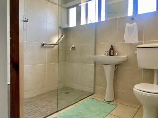 Paradise Beach, Main Beachfront! - 6