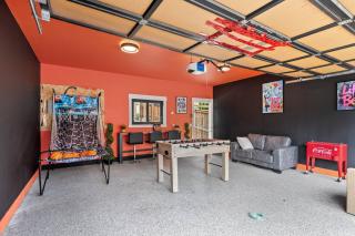 *Everything*| Hot Tub| Sauna| Pool table|Game Room - 1