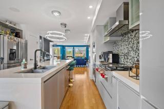 *Everything*| Hot Tub| Sauna| Pool table|Game Room - 3