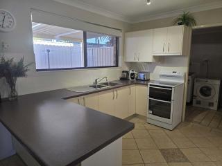 Beach Breeze - near Mollymook Beach & golf club - 3