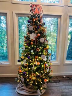 The Holiday House w Dock - 9