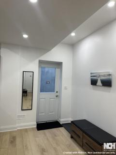 Modern 2-Bedroom Apartment in Luxury Home with Gym - 7