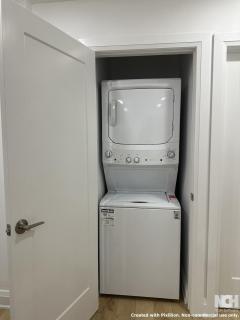 Modern 2-Bedroom Apartment in Luxury Home with Gym - 4