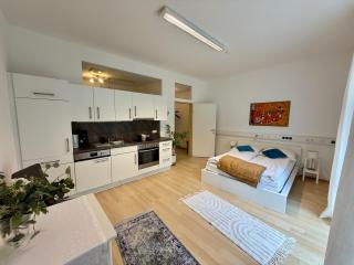 Giardino Airport Apartment with garden - 9