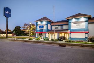 AmericInn by Wyndham Beloit - 8