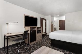 Baymont by Wyndham Piqua - 3