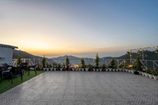 Samprati 3BR Villa with Balconies, Homecook & Pet Stay - 8