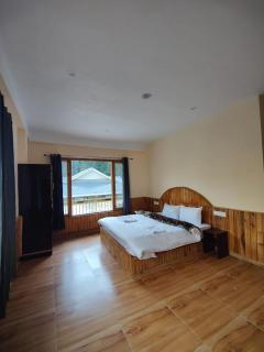 The Woodpecker Inn Jibhi - 5