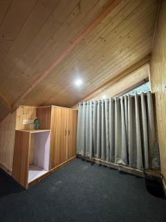 The Woodpecker Inn Jibhi - 3