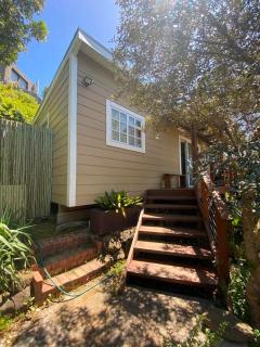 Mountain Views in the Heart of Tamboerskloof - 9