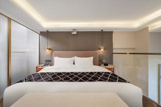 Chongqing Tianlai Yunyun High-altitude River View Hotel (Jiefangbei Raffles City Branch) - 3