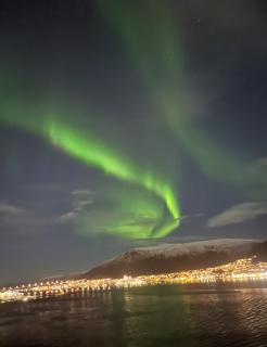 1 bedroom apartment with seaview 5 minute walk to city centre! - 0