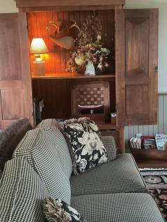 Secluded Country Cabin Rental with Beautiful Garden Space near Fayetteville, Arkansas - 9