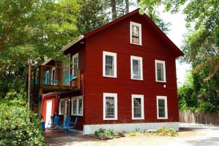 Unique Restored Barn Rental Perfect for Families near the Croatan National Forest, NC - 4