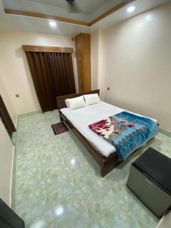 Shanto Abashik Hotel & Restaurant - 1