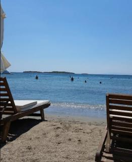 Beachside Apartment - Available per month - 6