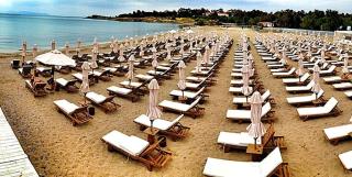 Beachside Apartment - Available per month - 2