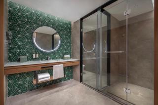 Holiday Inn Beihai Silver Beach - 2