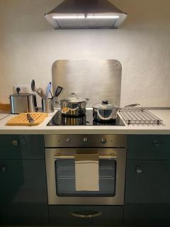 Walk trails, chateau, shop,spa, pellet stove cozy - 7