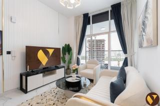 Vogue Vacation Homes, Arjan Opalz by Danube near Science Park, One Bedroom Apartment with Balcony and Vibrant Community View, Access to all Amenitties - 9