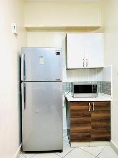 Vibrant 2-Bedroom Apartment - Pool, Gym and Prime Location - 2