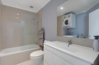 Coastal Serenity with Broadwater Views - 4