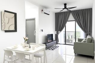C180 Trader Park Balcony Pool View 2 Bedroom #B8 - Cheras - 4
