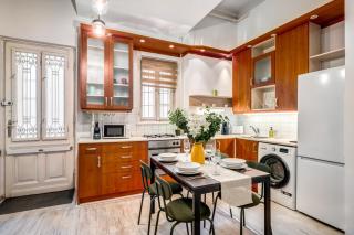 Boutique Moments by STN - 1