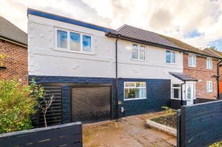 4BR House By Eason Stays Short Lets Wythenshawe - 1