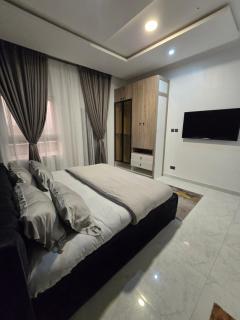 Beautiful 2 bedroom Apartment with Pool - 1