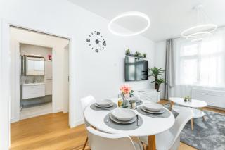 Rentero Warm and Bright Apartment at Prague - 2